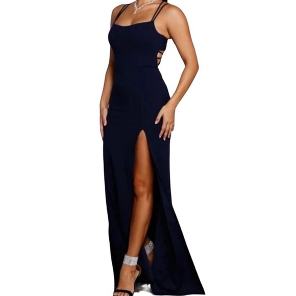 Windsor Dress - Picture 1 of 2